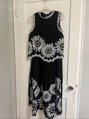 Elie Tahari Black Two-Piece Floral Eyelet Set